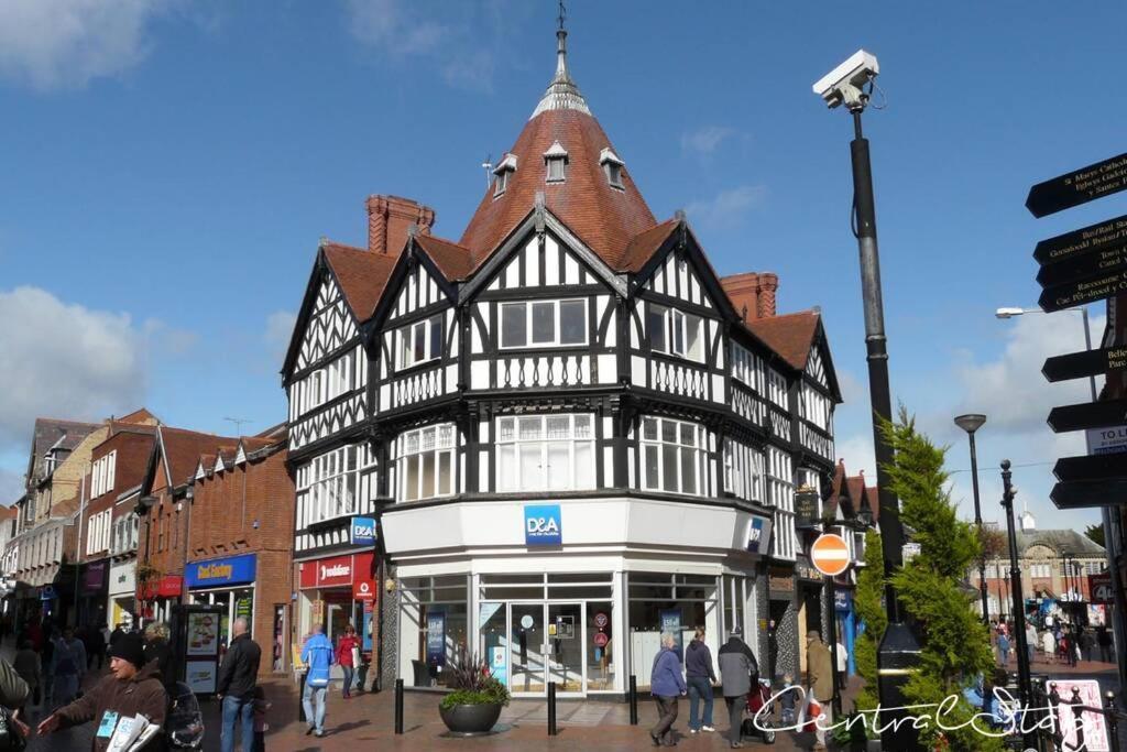 Wrexham Central Stay Apartment Seven エクステリア 写真