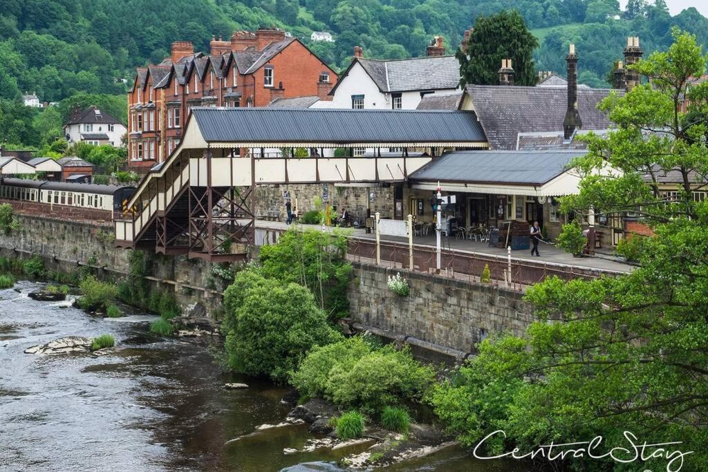Wrexham Central Stay Apartment Seven エクステリア 写真