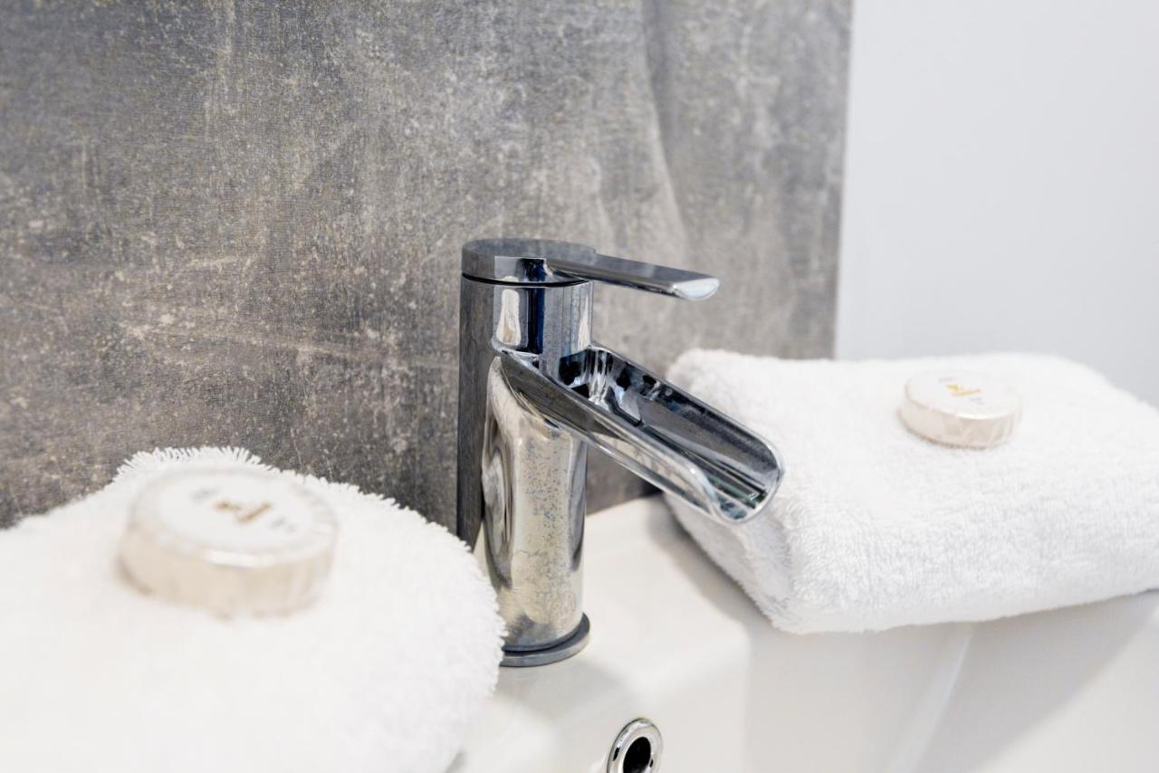 Wrexham Central Stay Apartment Seven エクステリア 写真