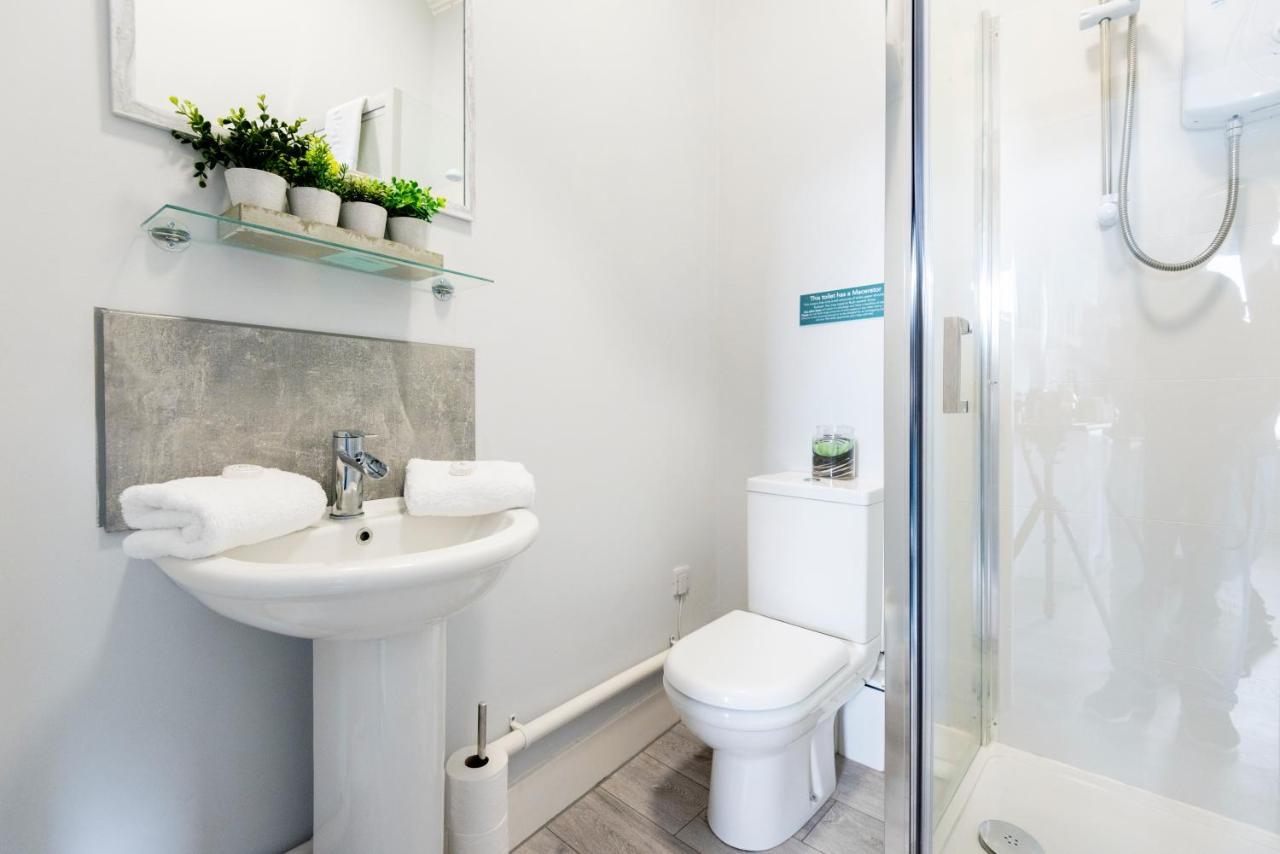 Wrexham Central Stay Apartment Seven エクステリア 写真